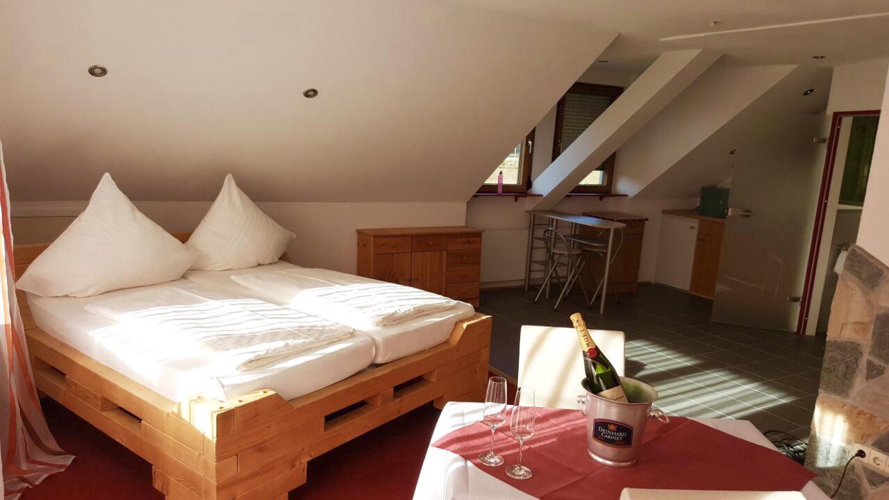 Hotel Gasthof Zum Lowen Wiechs am Randen Extérieur photo