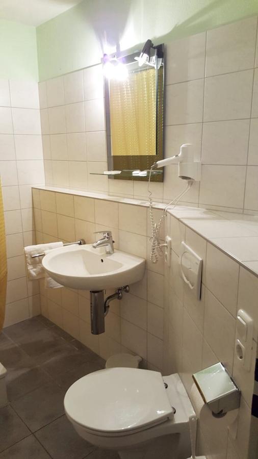 Hotel Gasthof Zum Lowen Wiechs am Randen Extérieur photo