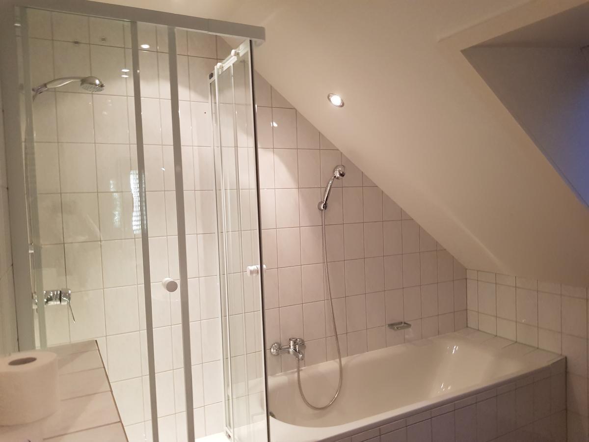Hotel Gasthof Zum Lowen Wiechs am Randen Extérieur photo