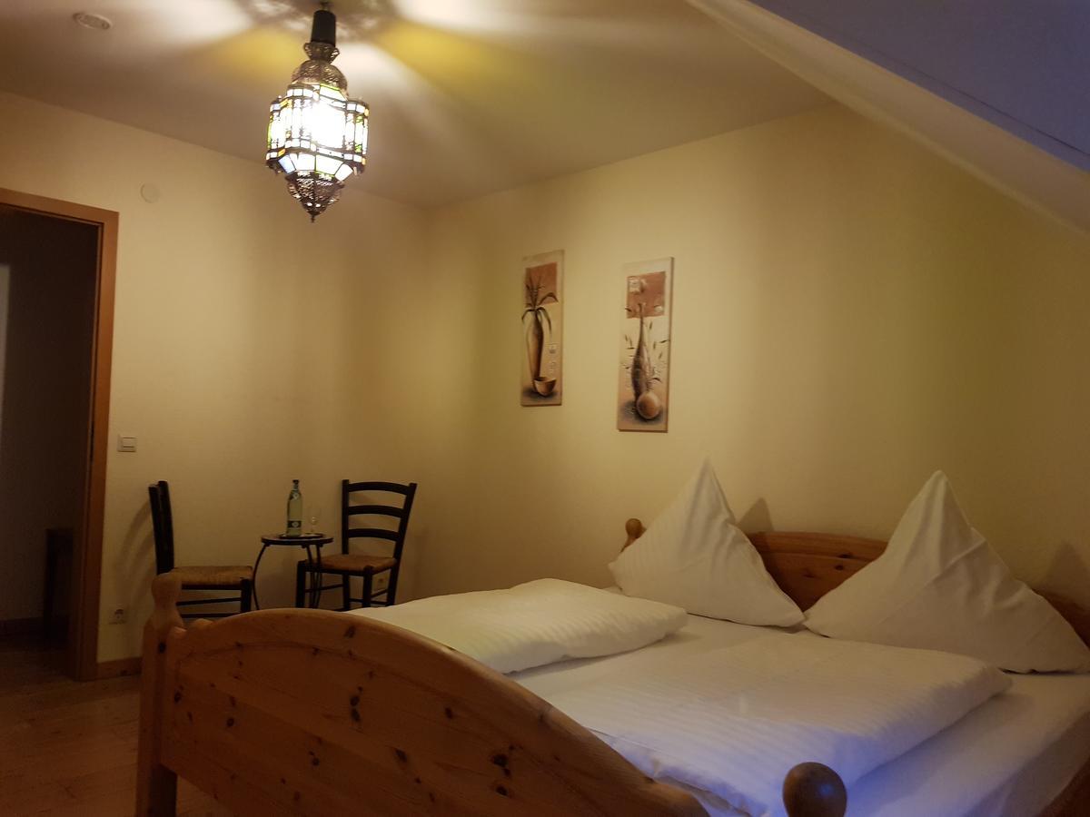 Hotel Gasthof Zum Lowen Wiechs am Randen Extérieur photo